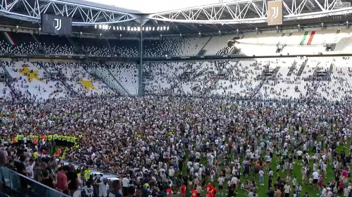 Dura soltanto 45 minuti l'amichevole tra Juventus e Next Gen: scatta l'invasione di campo alla fine dell'intervallo