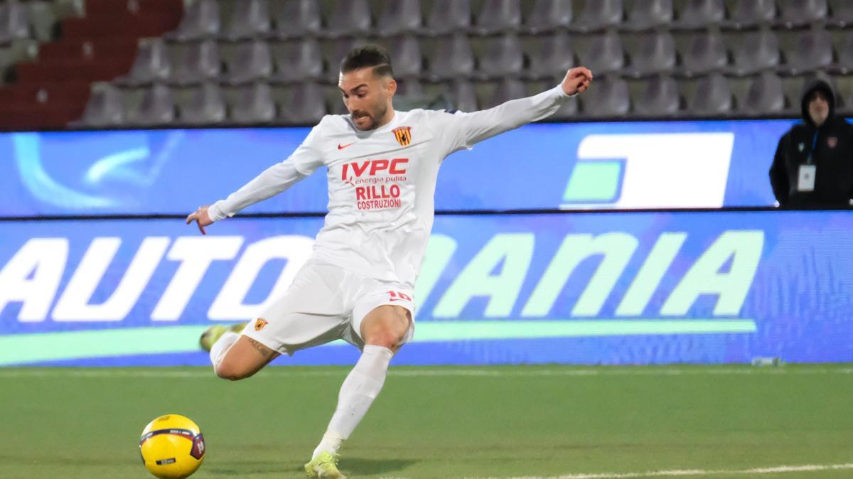 Cosenza, interesse per Eric Lanini del Novara
