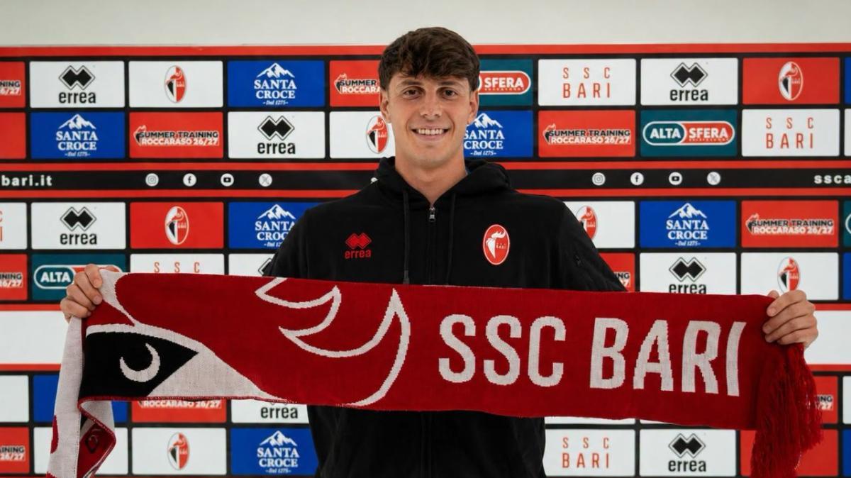 Bari, ufficiale l'arrivo di Cocetta dal Crotone: ha firmato fino al 2031