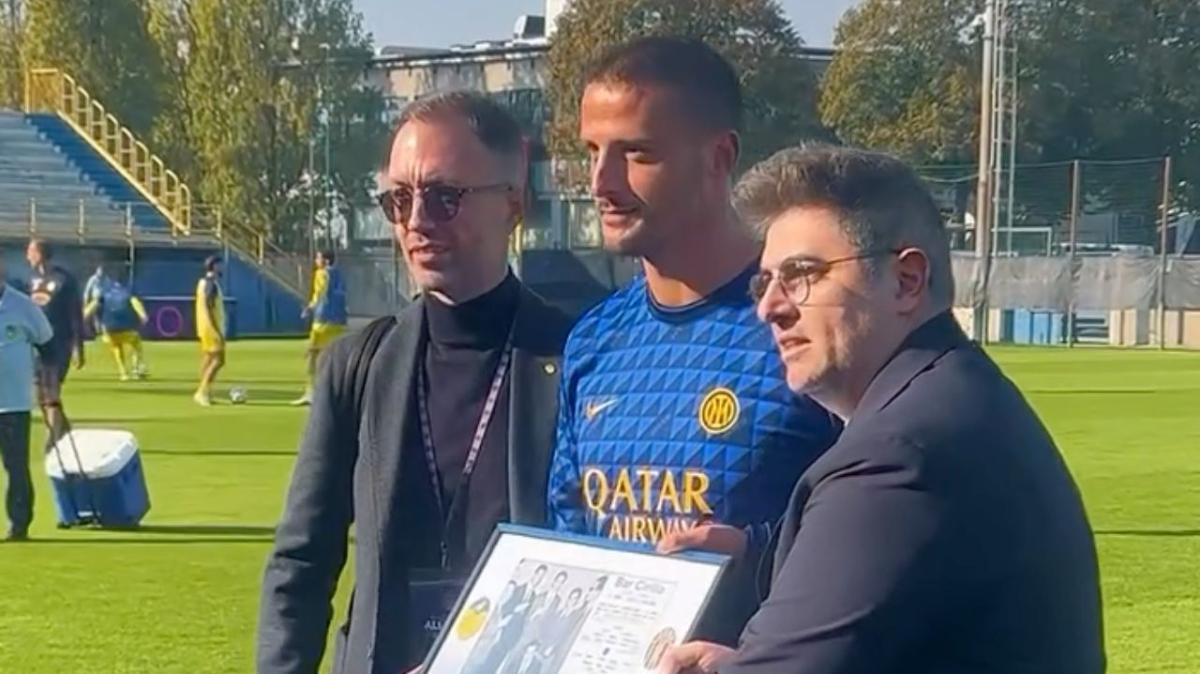 Scafatese, omaggio a Sandro Mazzola prima della sfida con l’Inter U23 | VIDEO