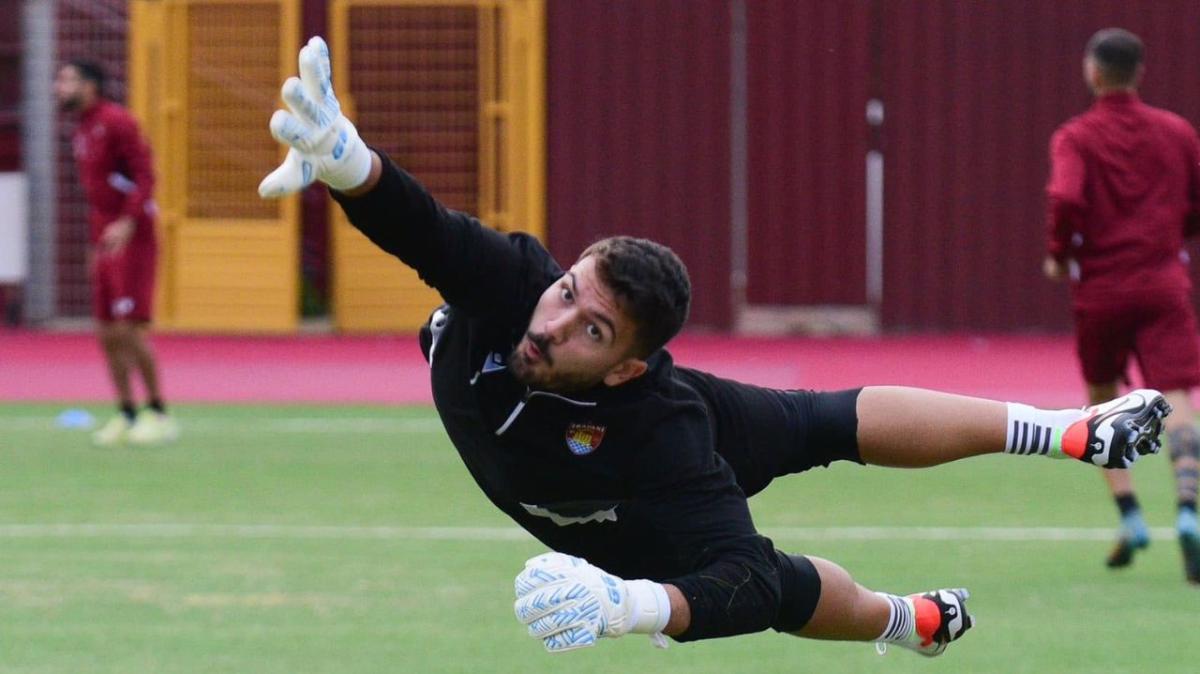 Pescara, ufficiale l'arrivo di Enis Ujkaj