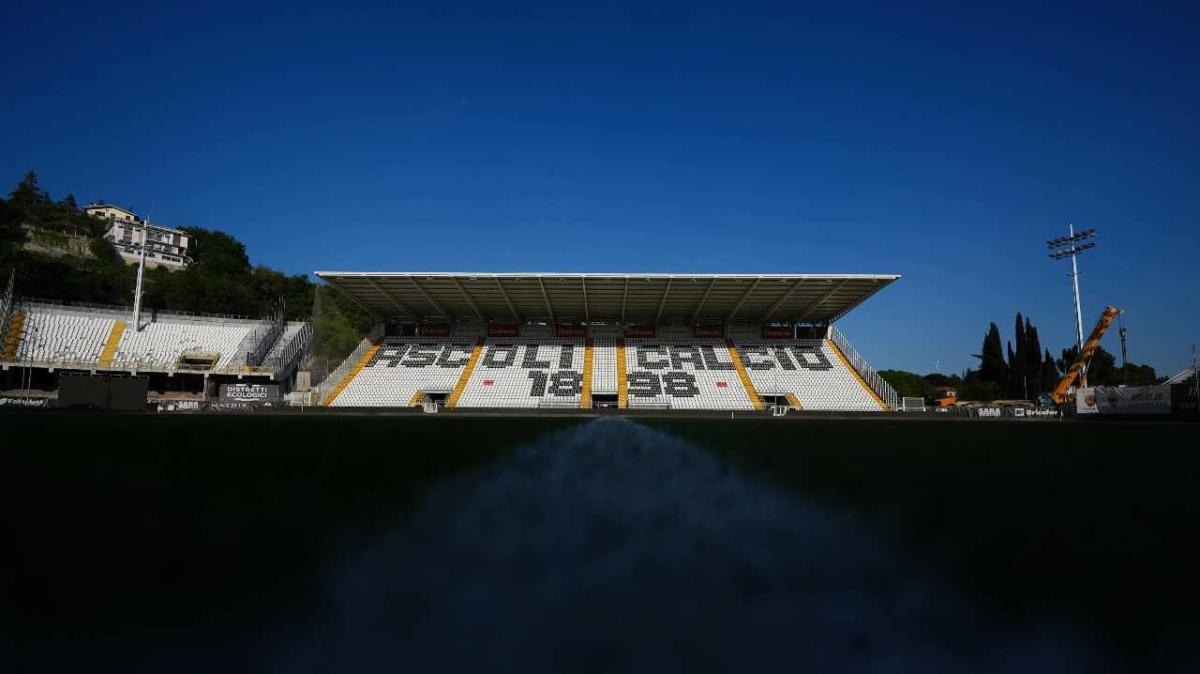 Ascoli-Brescia, il settore ospiti si riempie di 500 giovani calciatori