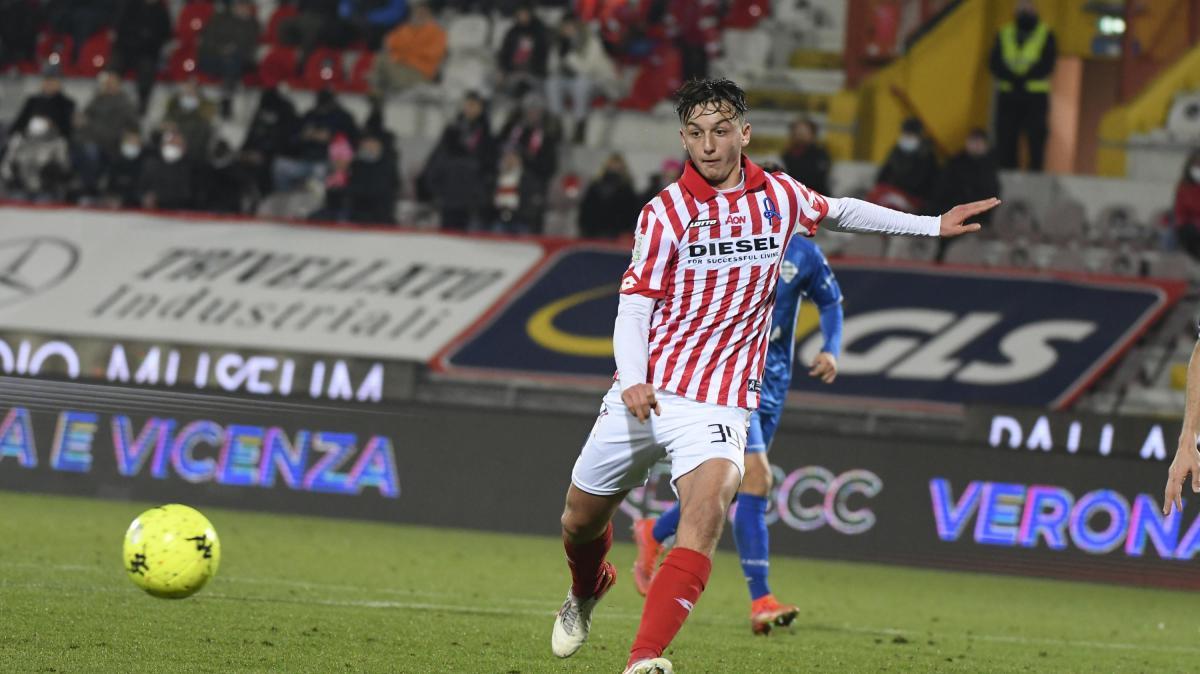 Livorno, rinforzo in attacco: ufficiale l'arrivo di Tommaso Mancini dalla Juventus