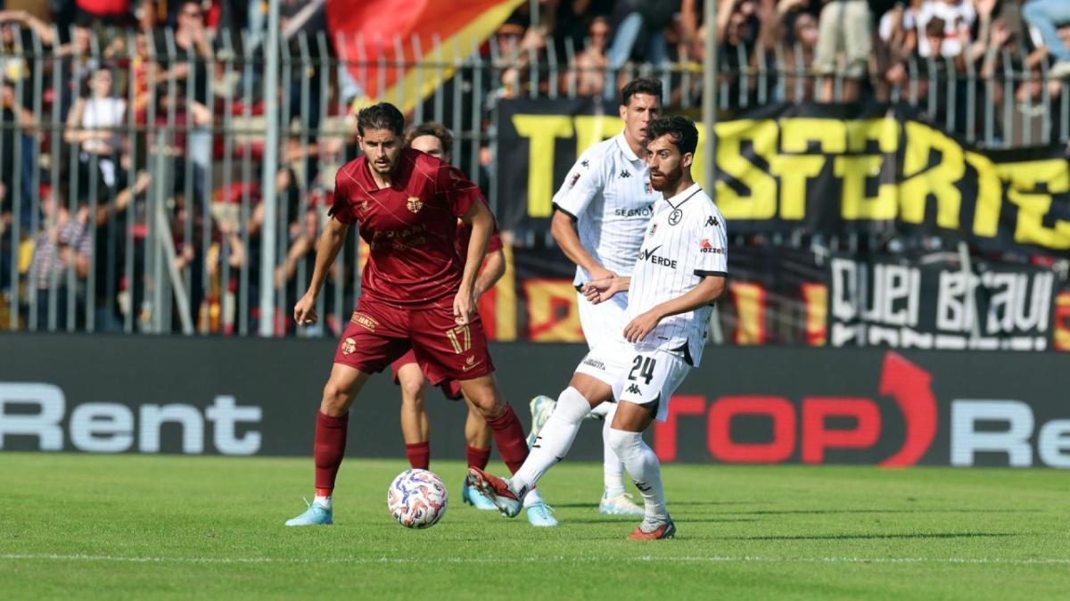Spezia, trauma distorsivo del ginocchio sinistro per Carmelo Limonelli