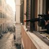 Roma, sparava alla gente dalla finestra: preso cecchino