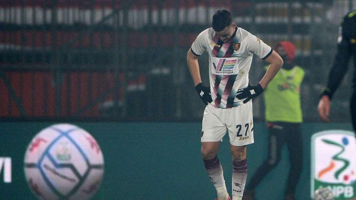 Salernitana, Dziczek ricoverato a Roma per ulteriori accertamenti. Il medico: "Nessun arresto cardiaco"
