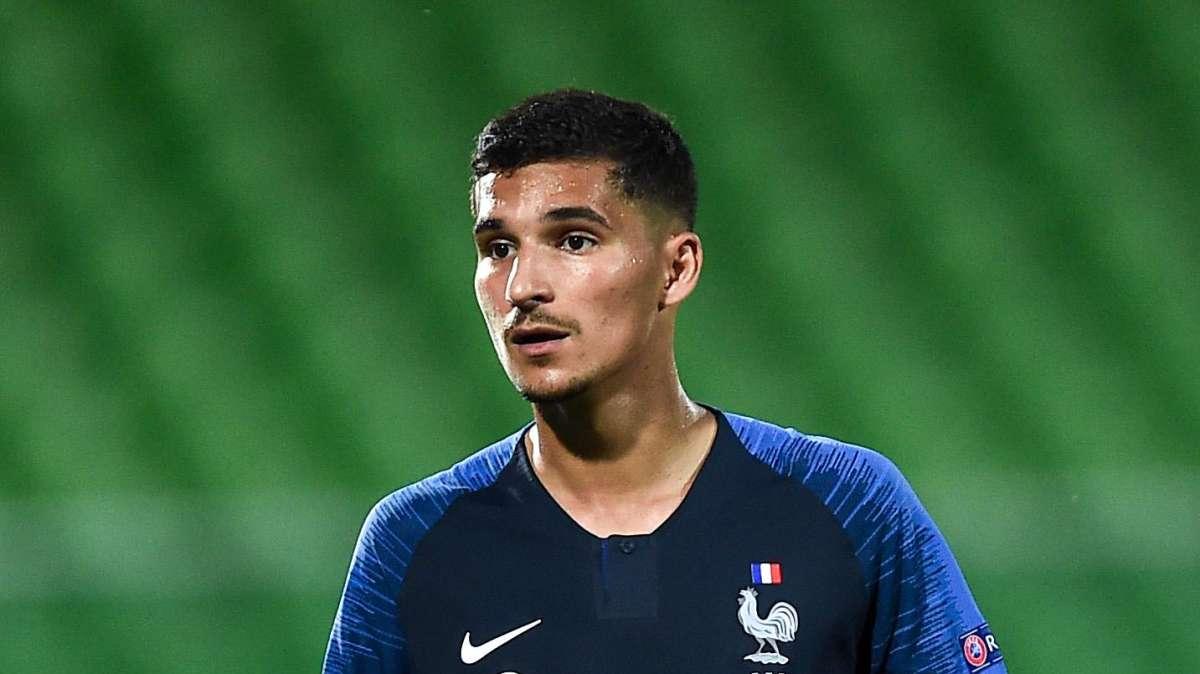 Lione, Aouar positivo al Covid: martedì tampone negativo, ieri i primi sintomi