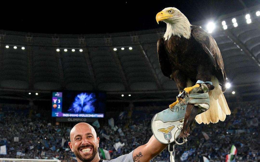 Lazio, la società saluta Reina: "Un onore averti avuto nella nostra famiglia"
