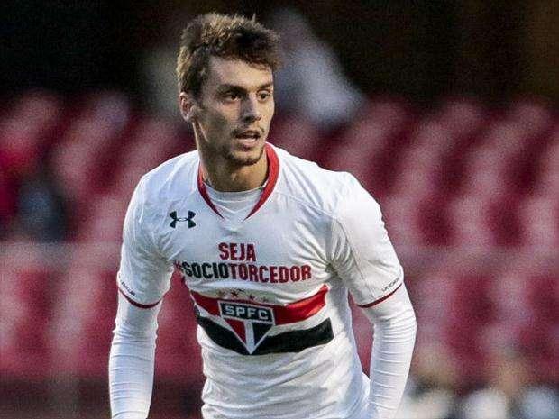 Rodrigo Caio, parla il padre: "La proposta della Lazio è arrivata, per lui sarebbe bello giocare a Roma"