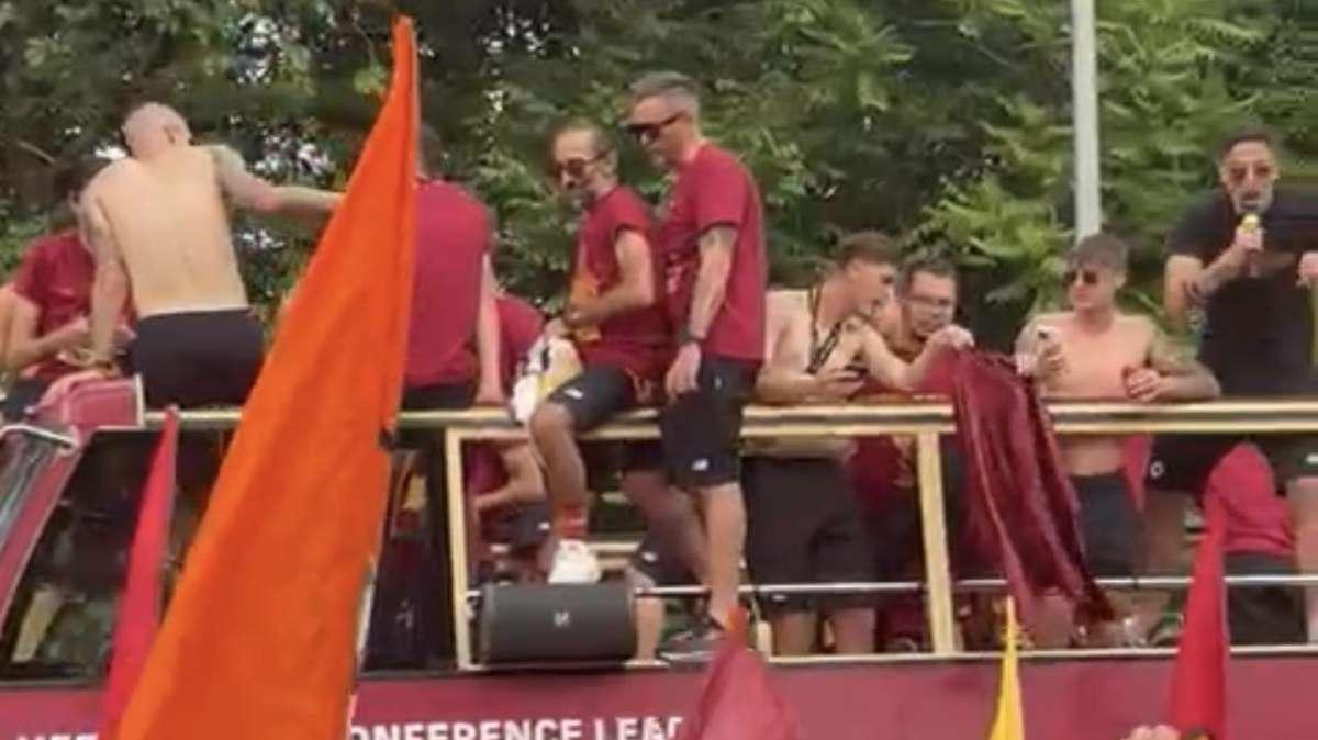 Festa Roma, la città conta i danni: strade, rifiuti e quelle transenne...