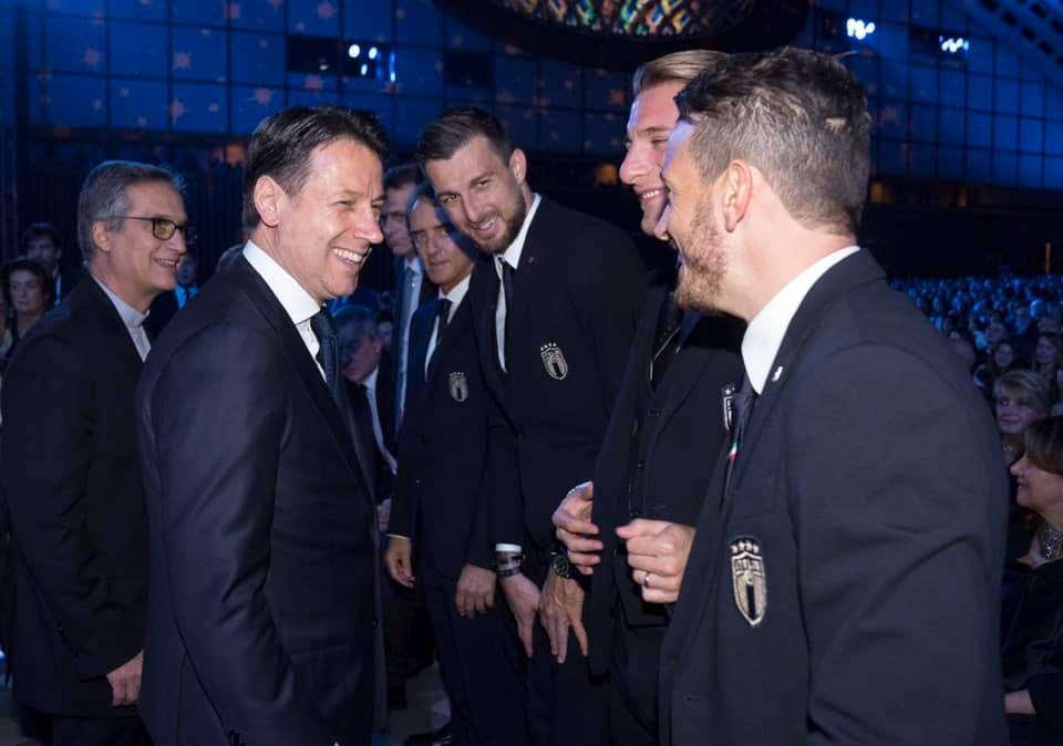 Lazio: sorrisi in Vaticano tra il premier Conte, Immobile e Acerbi
