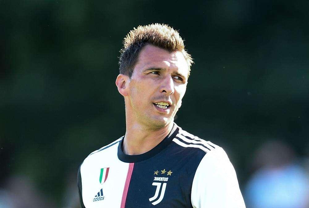 Calciomercato, Mandzukic al Milan: tutto fatto. Giocatore atteso domani in città