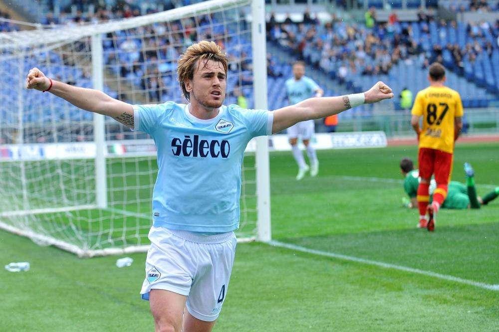 UFFICIALE - Patric rinnova con la Lazio: contratto fino al 2022