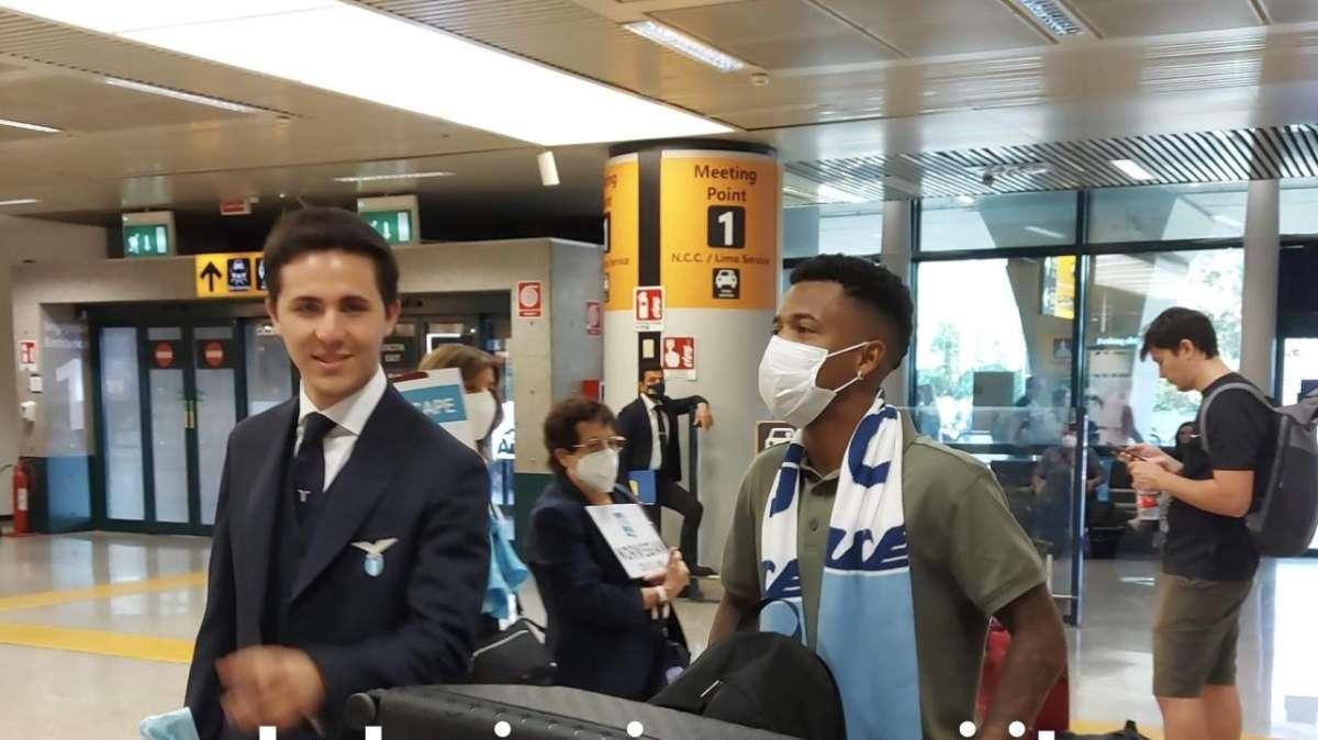 Lazio, Marcos Antonio a Formello: lo scatto con la padrona di casa - FT