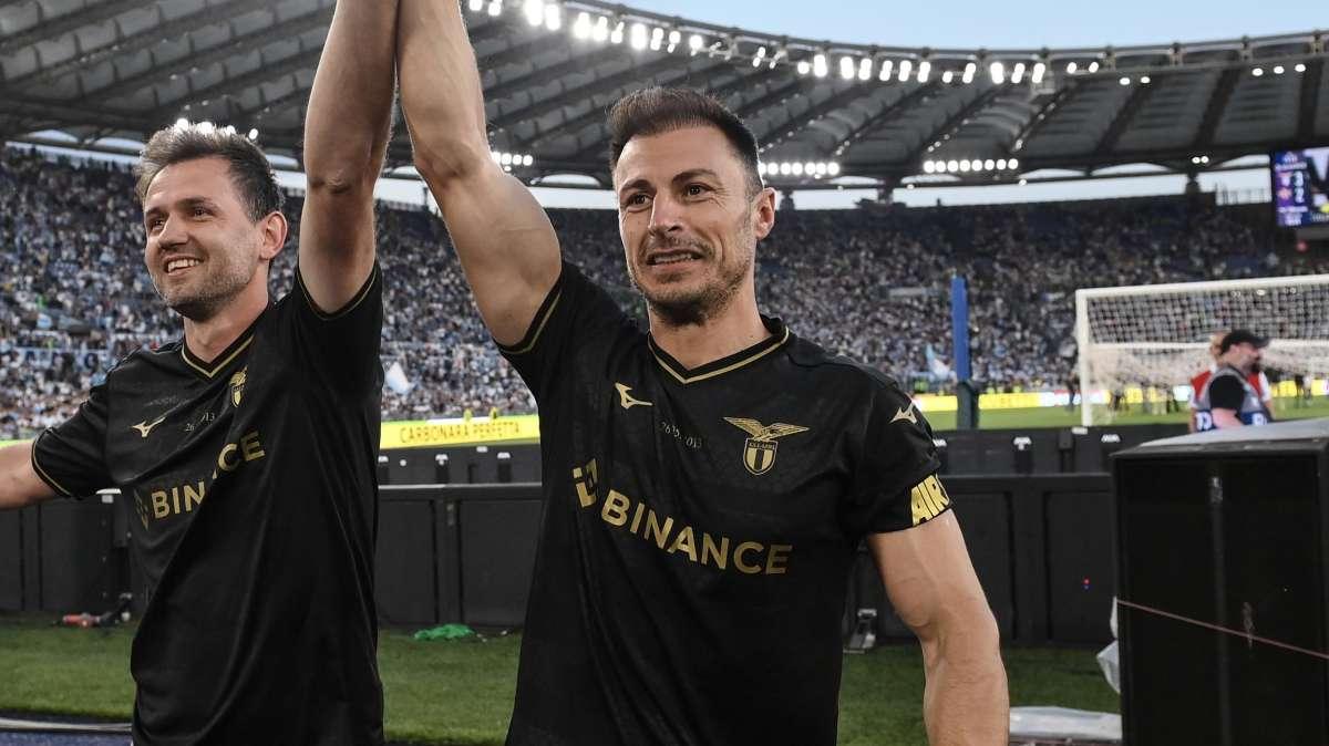 Lazio | Radu tifoso vero: il suo gesto in Curva Nord prima del derby
