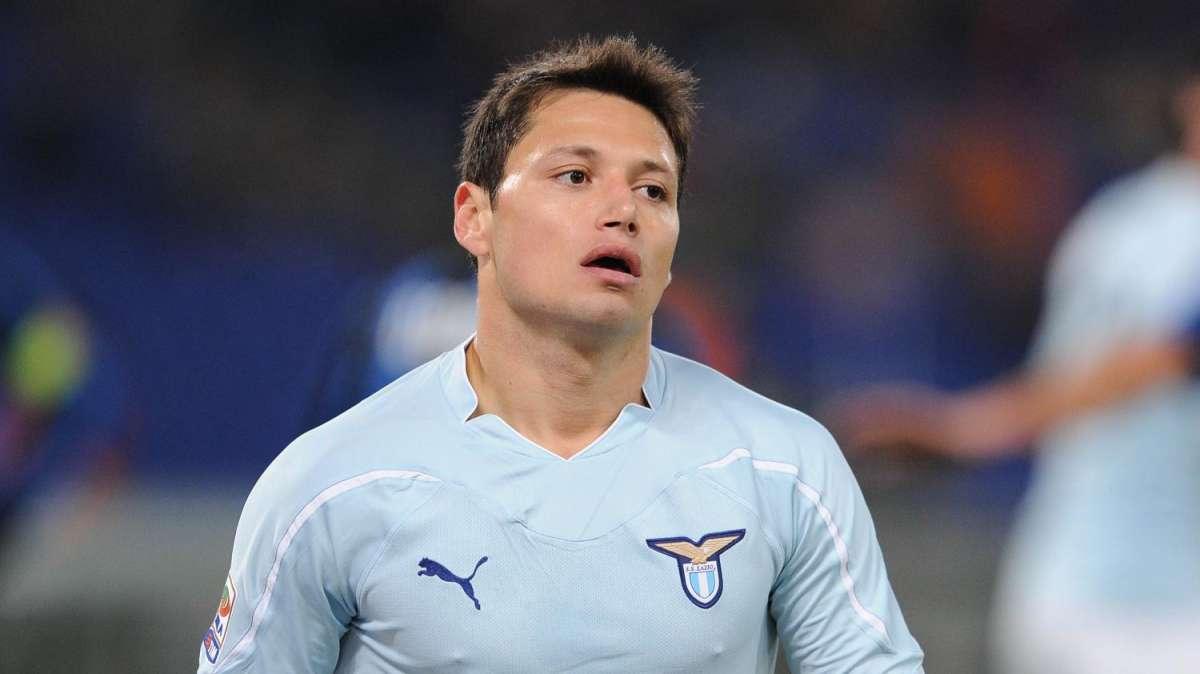 La sveglia non suona, Zàrate prima ritarda poi è ottimista: "Sto bene, domenica voglio esserci"