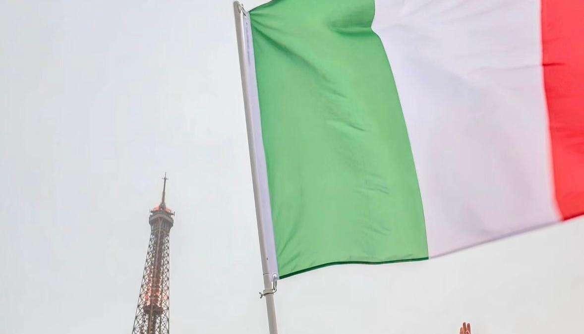 Parigi 2024 | Incredibile Tamberi, sventola la bandiera e perde la fede nella Senna