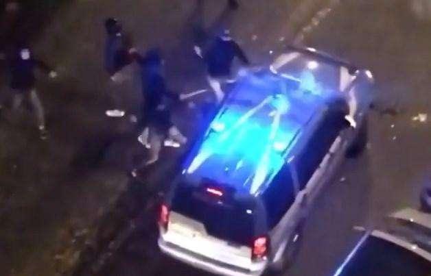 Covid / Lockdown? Caos a Napoli: polizia e carabinieri assediati - VIDEO
