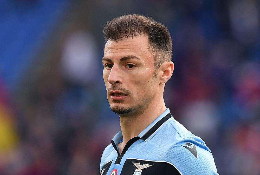 Inter - Lazio, Radu non ce la fa e sale in tribuna: gioca Hoedt