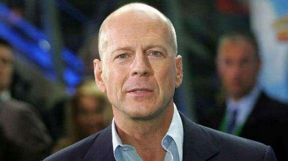Bruce Willis, rivisto il testamento: "Ormai non è più in grado di..."