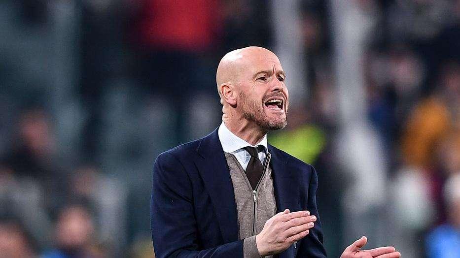 Calcio | Telefono nello spogliatoio dello United per ascoltare Ten Hag: cos'è successo