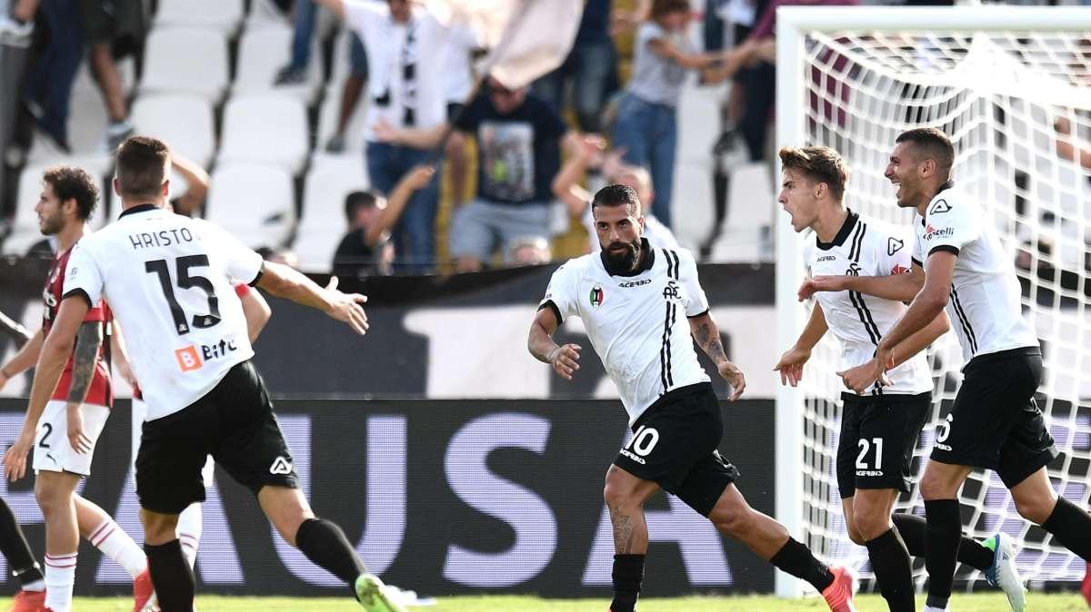 Serie A- Il Napoli passeggia a Bologna, lo Spezia espugna San Siro