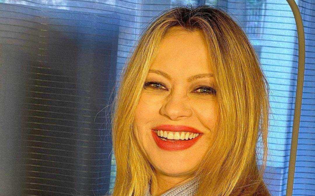 Lazio, Anna Falchi non manca l'appuntamento: "Un bel sorriso dopo la vittoria, teniamo duro" - FOTO