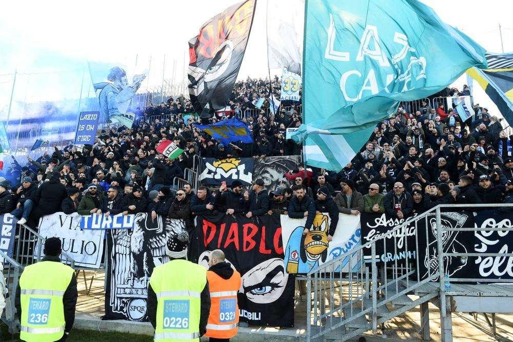 Giudice Sportivo: 20.000 euro di multa alla Lazio per i cori a Balotelli. Ma...