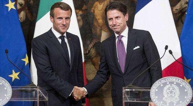 Politica / Incontro Italia - Francia, Macron: "Sì alla ripartizione dei migranti"