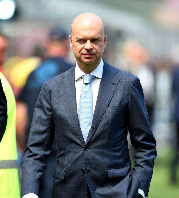 Biglia - Milan, situazione in standby. Fassone: "Il calciomercato è ancora chiuso, c'è tempo..."