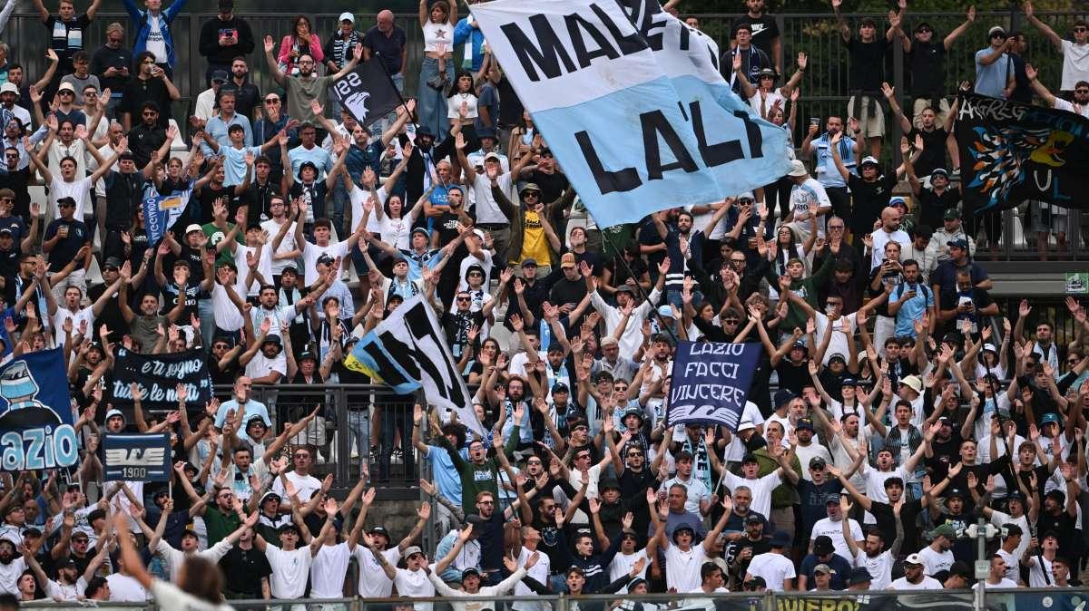 Lazio, la risposta dei tifosi dopo il derby: esaurito il settore ospiti di Marassi