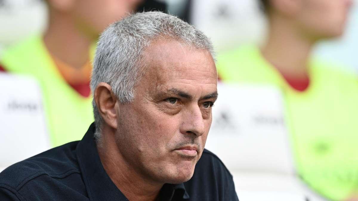 Roma, Mourinho rifiuta le domande da studio: cosa è successo a Dazn