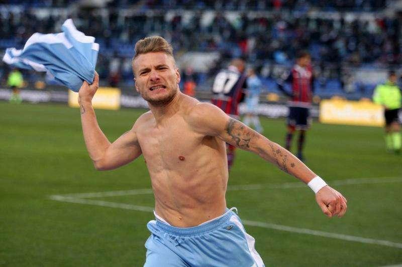 LE PAGELLE DEI QUOTIDIANI - Tutti in piedi per Parolo! Bene Felipe e Marchetti, applausi per Immobile
