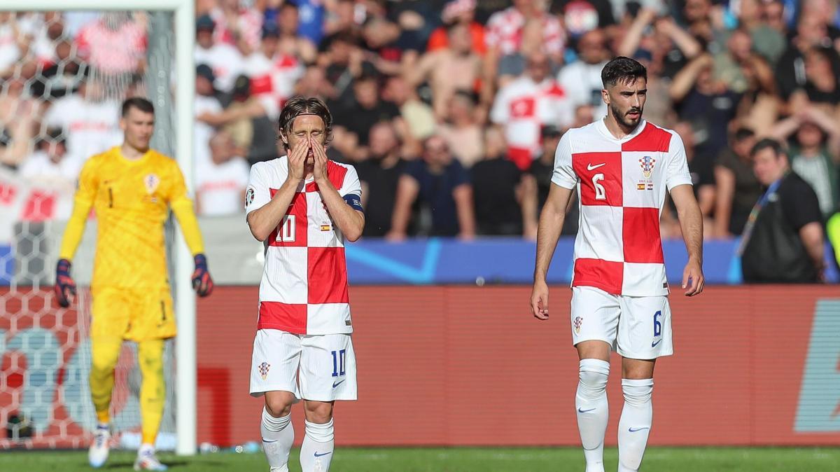 L'Inghilterra strapazza la Croazia per 7-0: nel finale spazio anche a Sutalo
