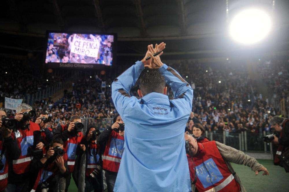 Lazio, gli auguri della società a Miro Klose - FOTO