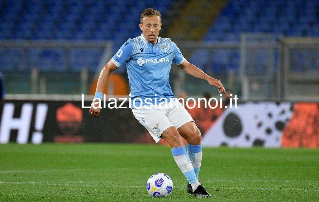 Lazio, Leiva: "Non si possono prendere certi gol, dispiace per i tifosi"