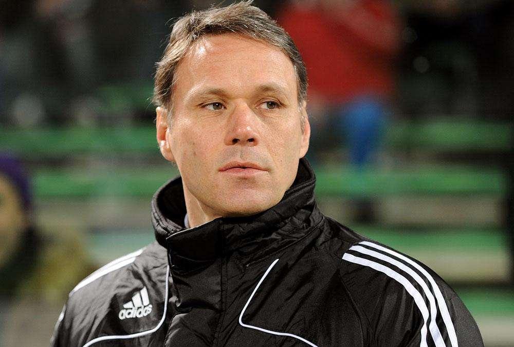 Van Basten lancia la proposta: “Aboliamo il fuorigioco nel calcio”