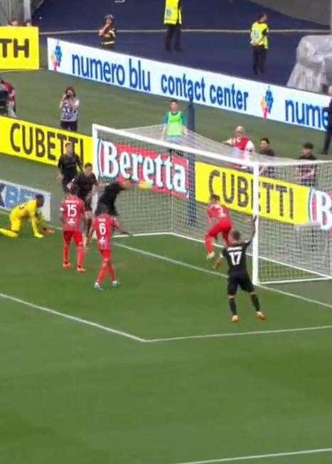 Lazio-Cremonese 3-2 | Il video dei gol, l'entrata di Radu e il finale!