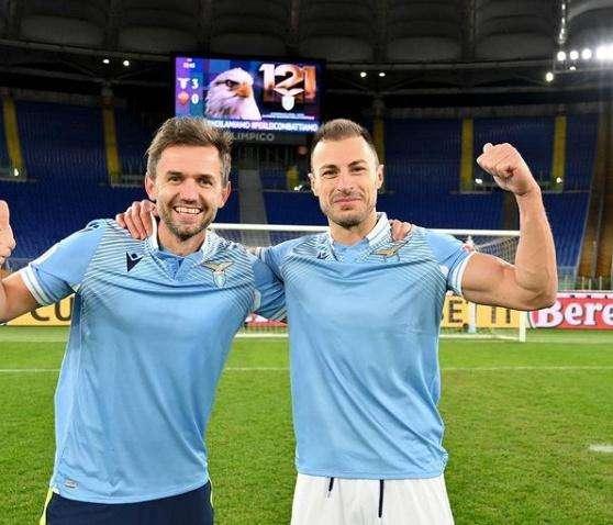 Lazio - Roma, Radu esulta con Lulic: "L'uomo derby è tornato" - FOTO