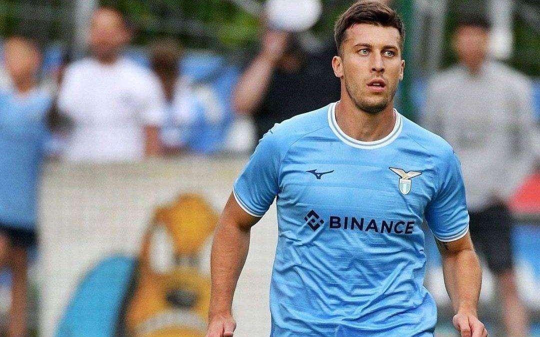 AURONZO GIORNO 14 - Lazio, problema per Casale durante l'allenamento: lascia il campo