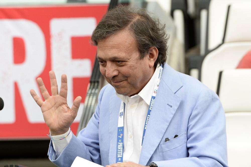 Coronavirus, Piero Chiambretti positivo: "Ricoverato con la madre"