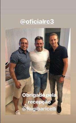 Lazio, Leiva in posa con Roberto Carlos: la foto sui social