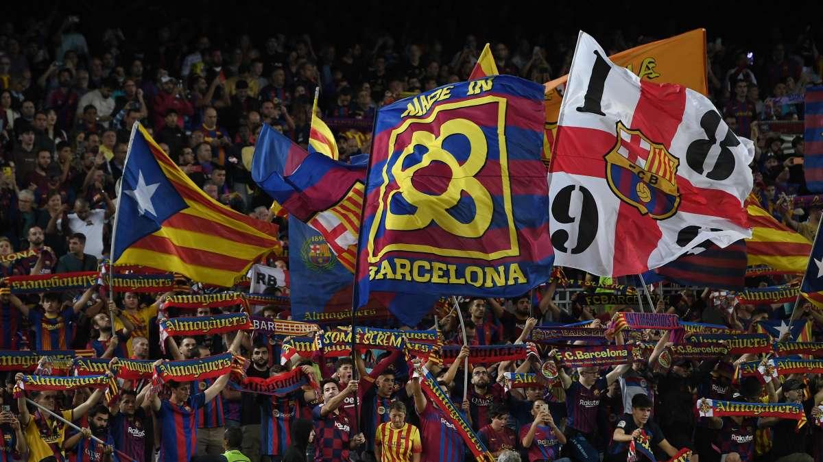 Barcellona, clamoroso ritorno di Ronaldinho nel club blaugrana