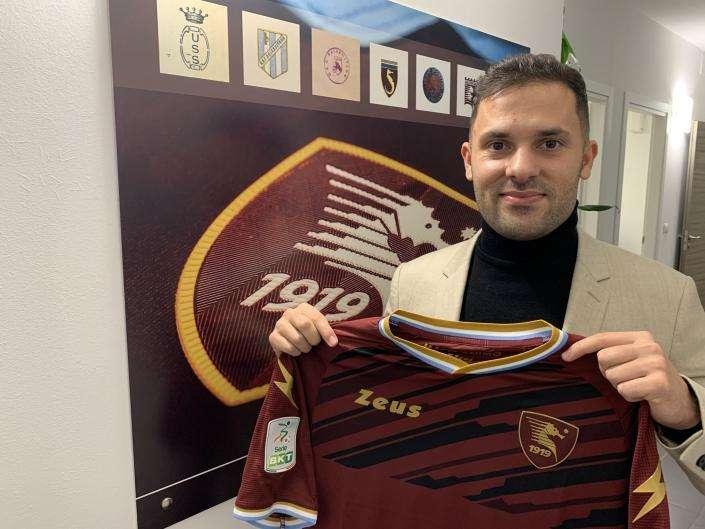 Salernitana, Durmisi si presenta: "Avevo altre offerte, ma ho voluto questa maglia"