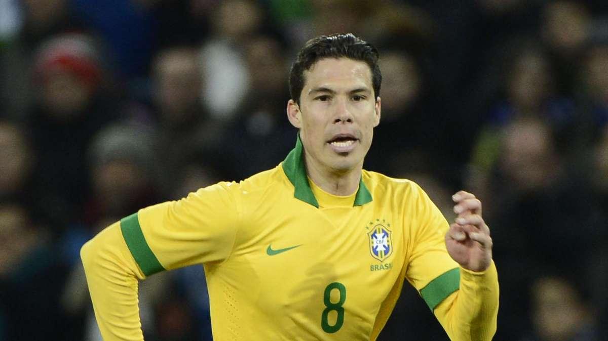 Paulinho su Hernanes: “C’è concorrenza, ma leale”