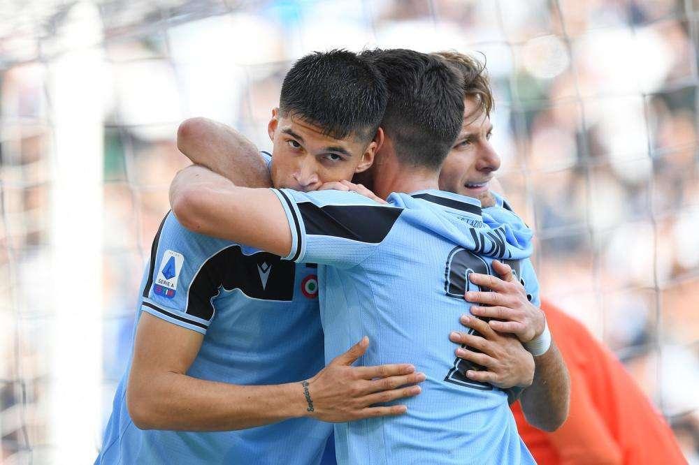 Serie A, lo strano caso della Lazio: la prima a fermarsi, l'ultima a ripartire?