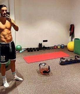 Lazio, Luis Alberto si allena in vacanza e quei pantaloncini...