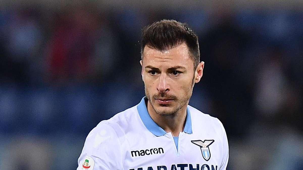 Lazio, Radu 'distrutto' dopo l'addio di Luis Alberto: "No Mago, no party" - FOTO