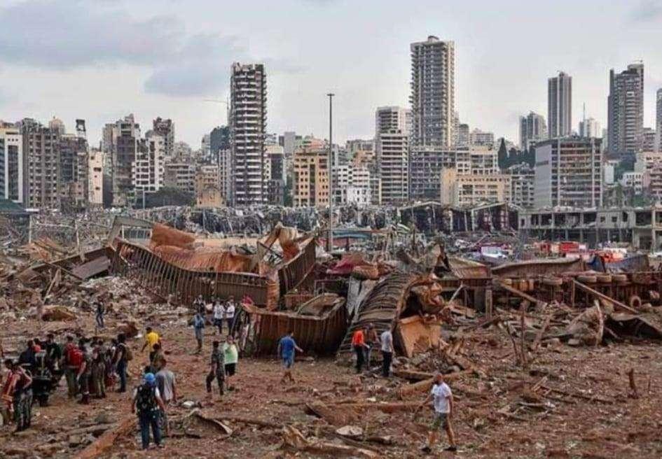 Beirut, almeno 100 morti e 4.000 feriti nell'esplosione che ha devastato la città