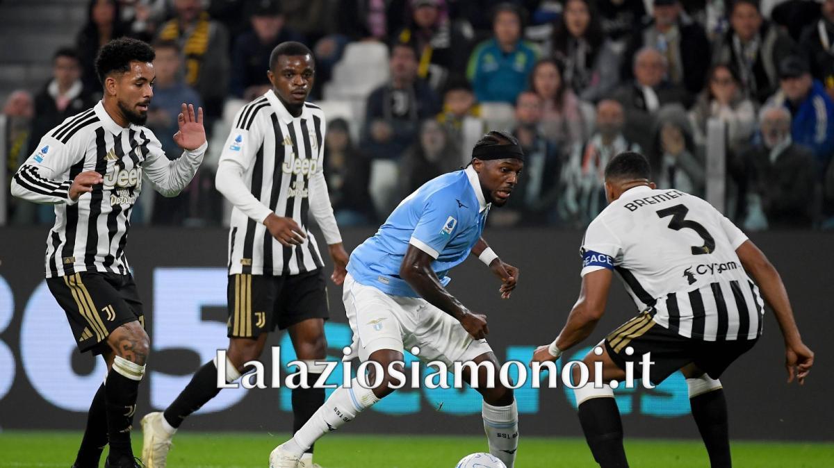 Juve - Lazio, Tavares colpisce la traversa: la reazione della panchina